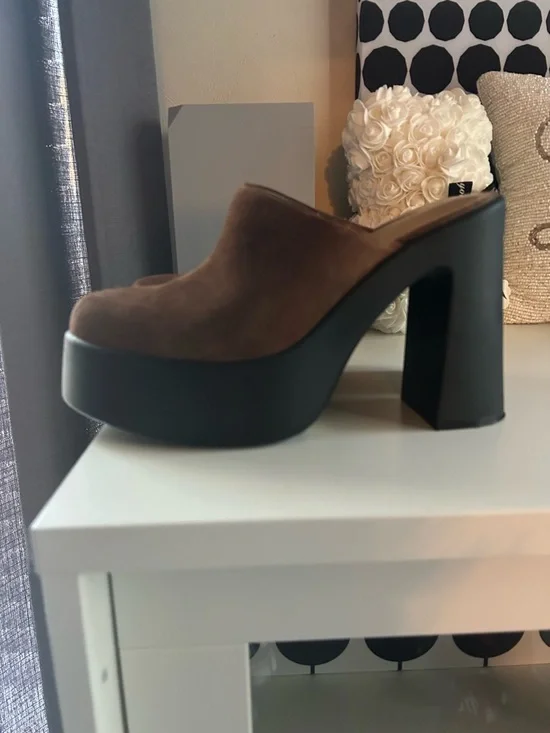 Gianni Bini Brown Suede Platform Clog Mule - Women Shoes - Picture 1 of 4